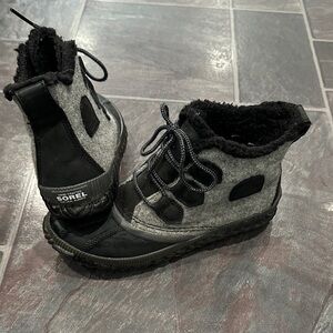 Sorel women Black and Gray Boots